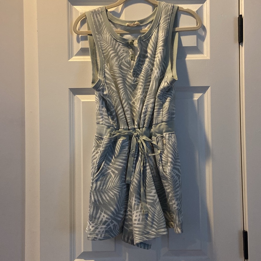 Palm leaves print romper